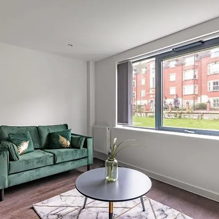 Stayzeni, Ouse Court Fabulous 2 Bed Flat Daire *