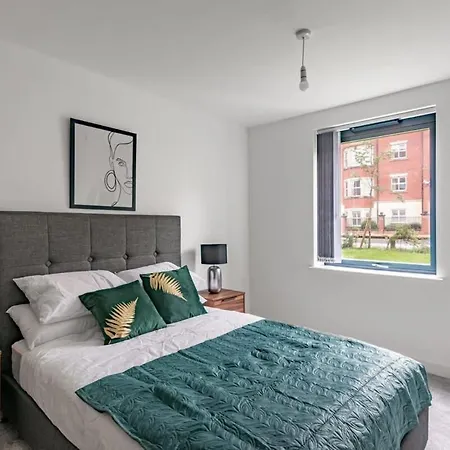 Stunning Modern 2 Bedroom In Appartement York