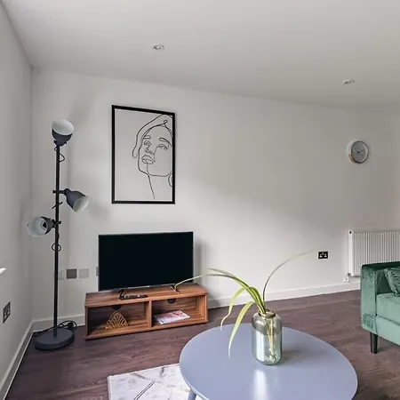 Stayzeni, Ouse Court Fabulous 2 Bed Flat Apartment