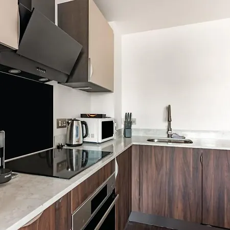 Stunning Modern 2 Bedroom In Appartement