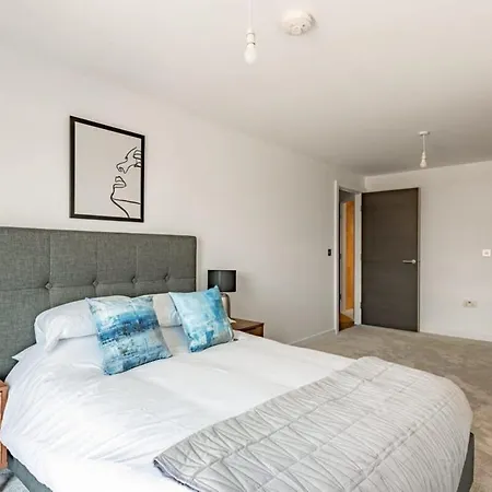 Stayzeni, Ouse Court Fabulous 2 Bed Flat *